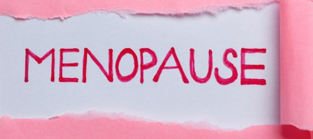 ménopause écrit sur une feuille 
