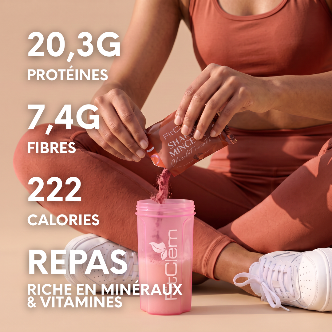 Shaker Minceur Chocolat Noisette : 20,3 g de protéines, 7,4 g de fibres et 222 calories par portion, riche en vitamines et minéraux.